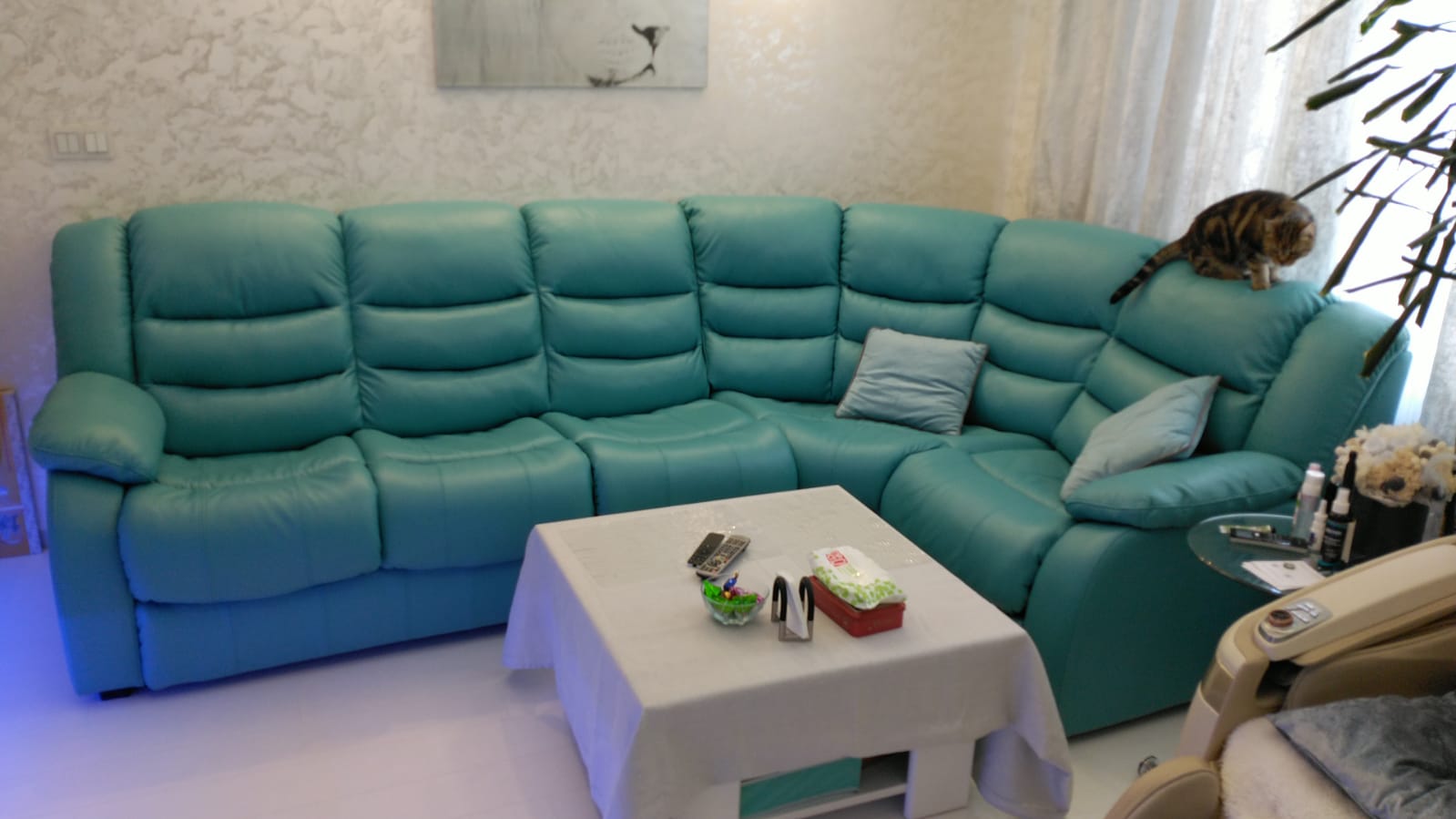 Перетяжка дивана на дому. Короча