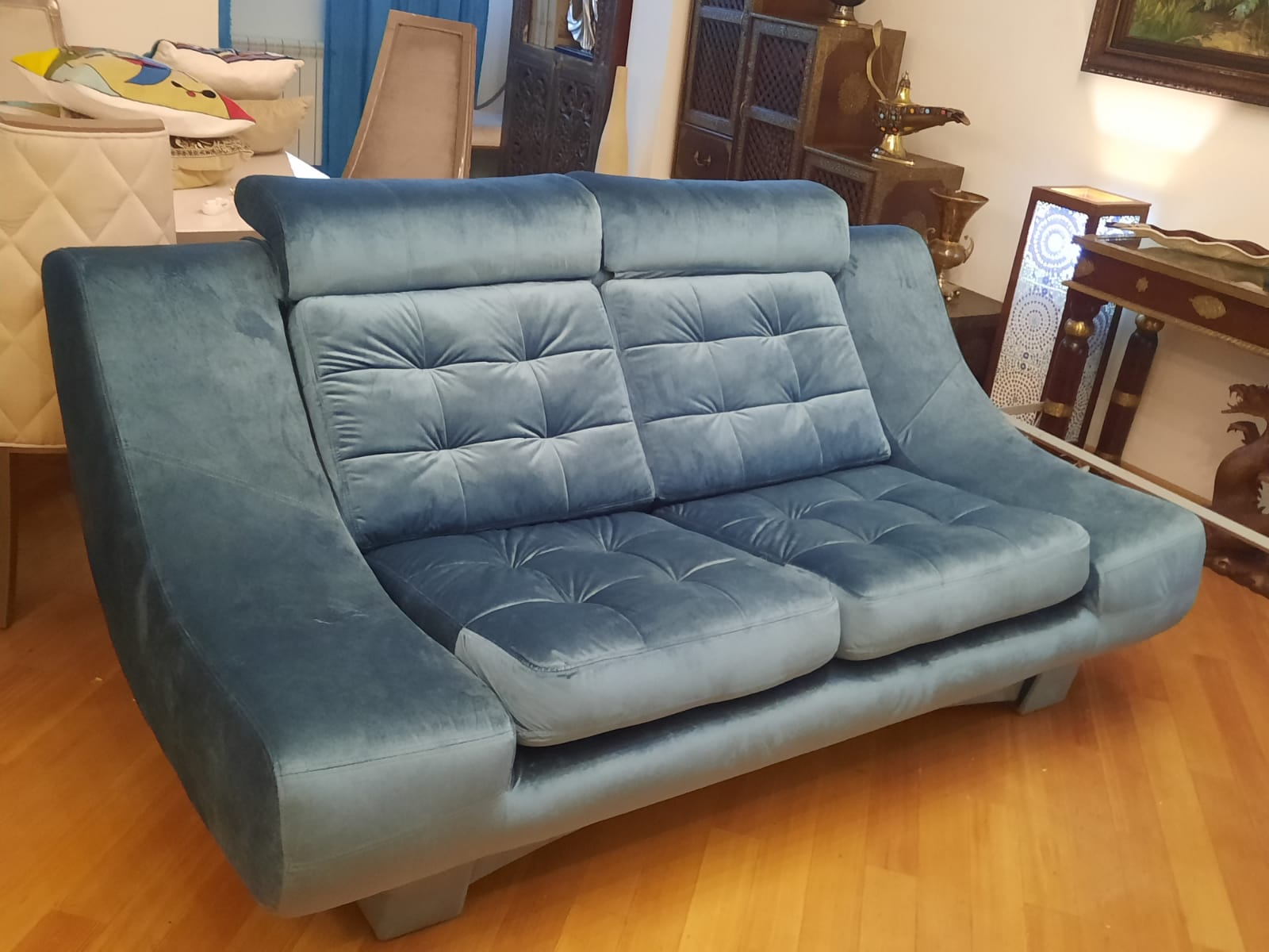 Обивка дивана на дому. Короча